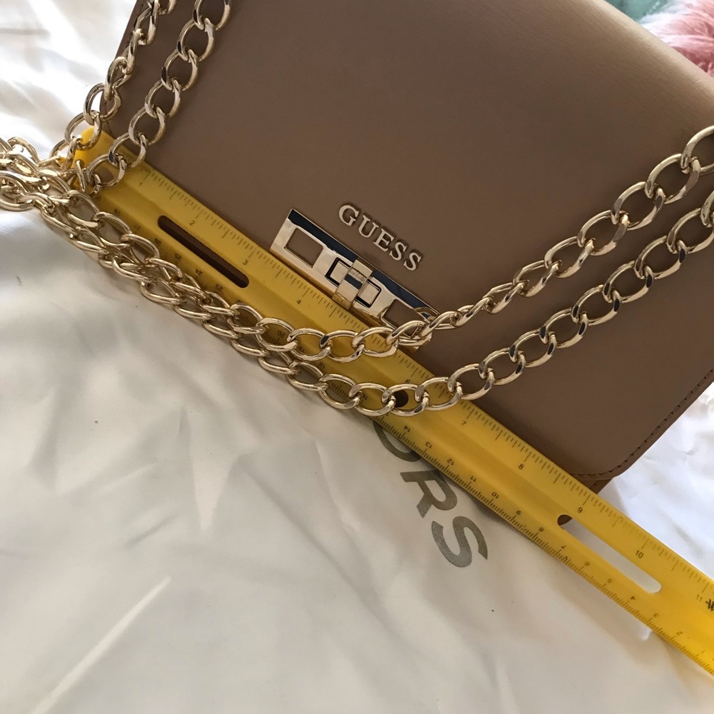 Guess😍👜